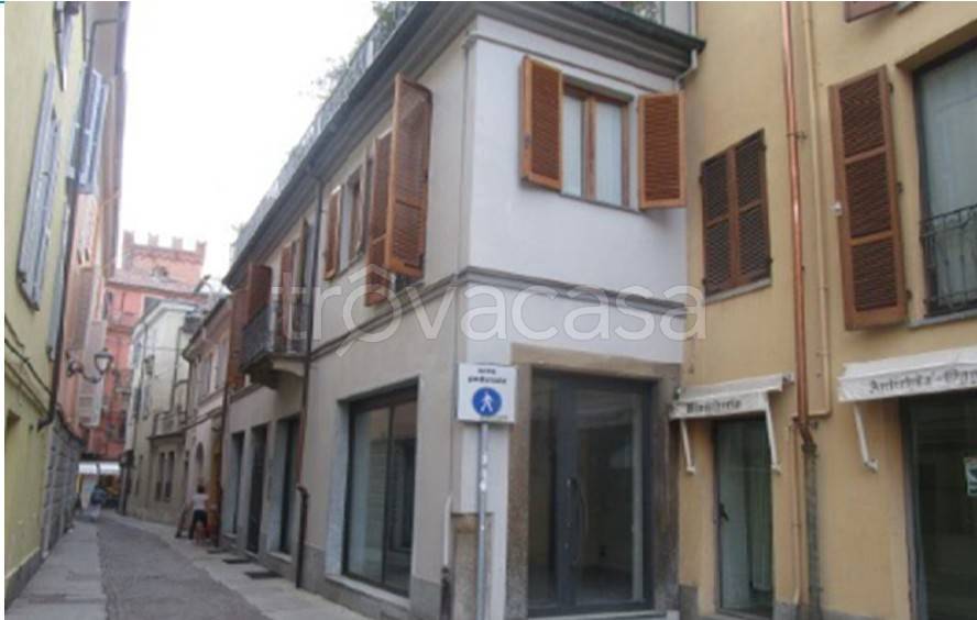 negozio in vendita ad Asti in zona Centro Città