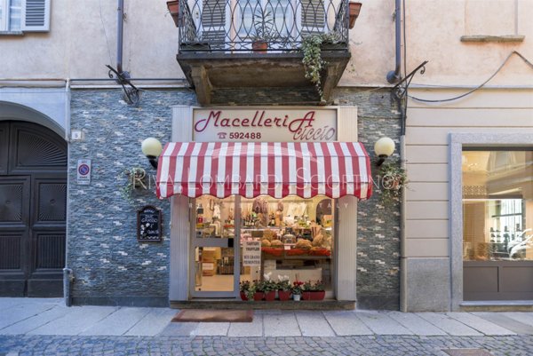 negozio in vendita ad Asti in zona Centro Città