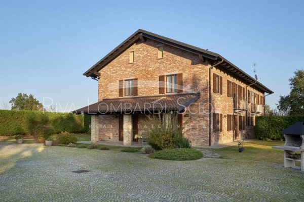 casa indipendente in vendita ad Asti in zona Casabianca