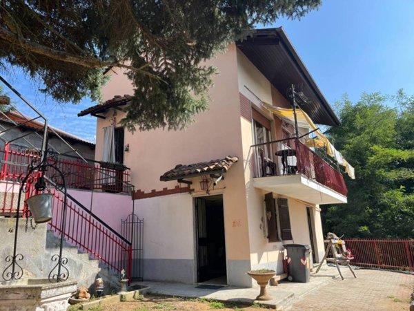 casa indipendente in vendita ad Asti in zona Sessant
