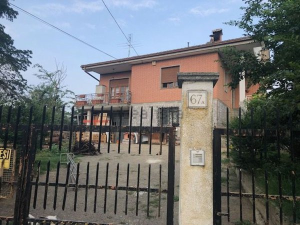 casa indipendente in vendita ad Asti in zona Sessant