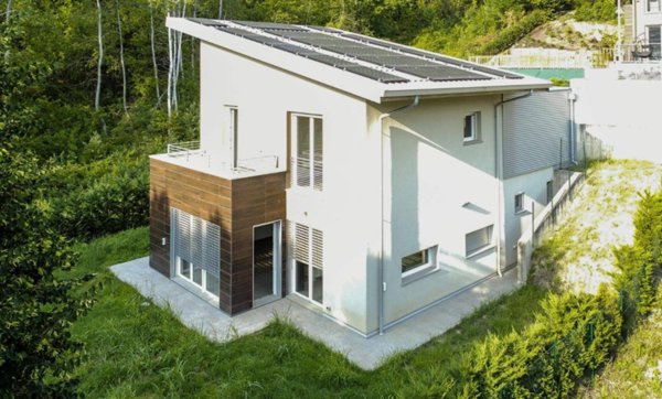 casa indipendente in vendita ad Asti in zona Castiglione
