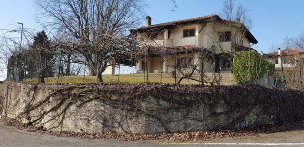 casa indipendente in vendita ad Asti in zona Centro Città