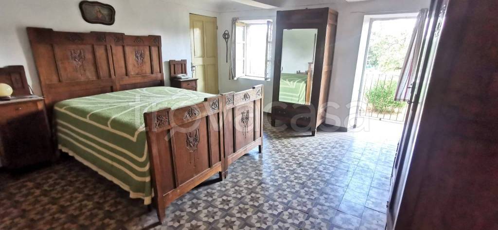 casa indipendente in vendita ad Asti in zona Quarto