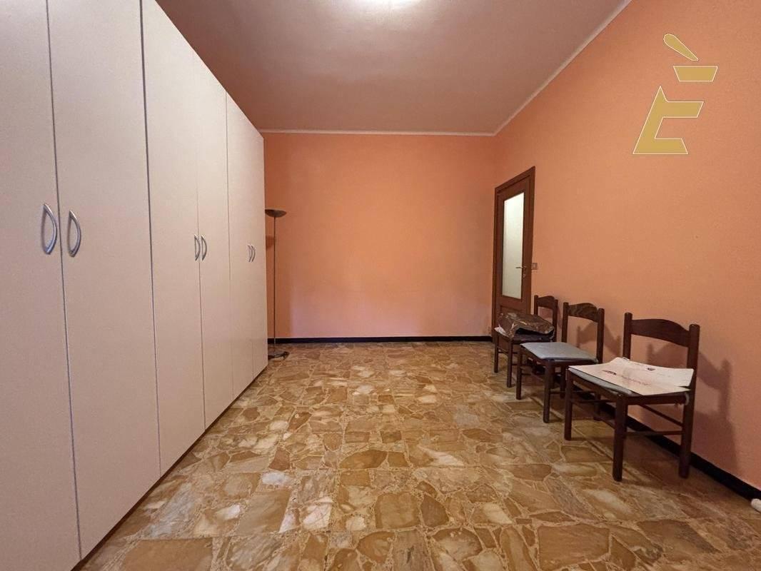 appartamento in vendita ad Asti in zona Pilone