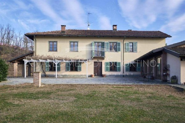 casa indipendente in vendita ad Asti in zona Valmanera