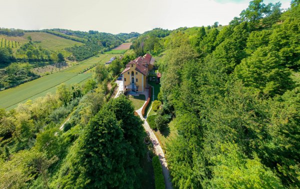 casa indipendente in vendita ad Asti in zona Variglie