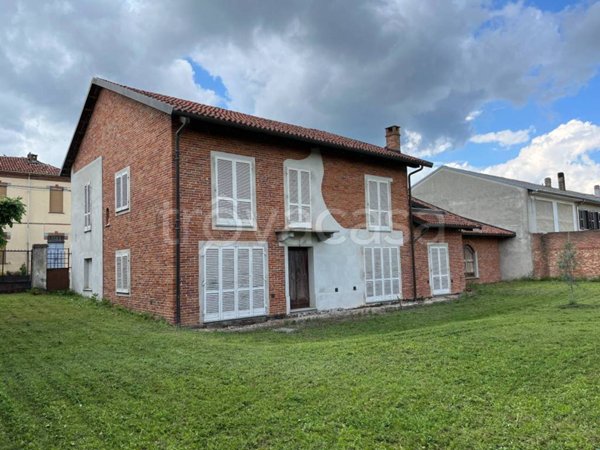 casa indipendente in vendita ad Asti in zona Valenzani