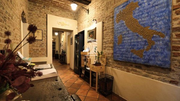 negozio in vendita ad Asti in zona Centro Città