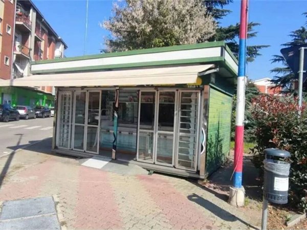 negozio in vendita ad Asti in zona Palucco