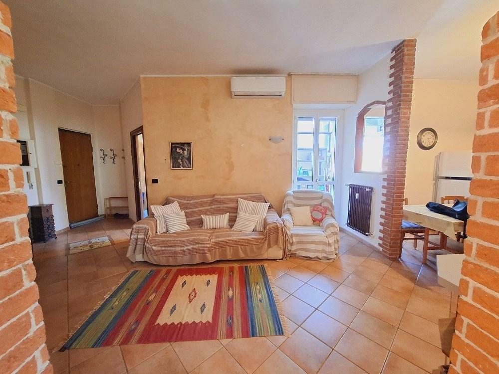 appartamento in vendita ad Asti in zona Quarto