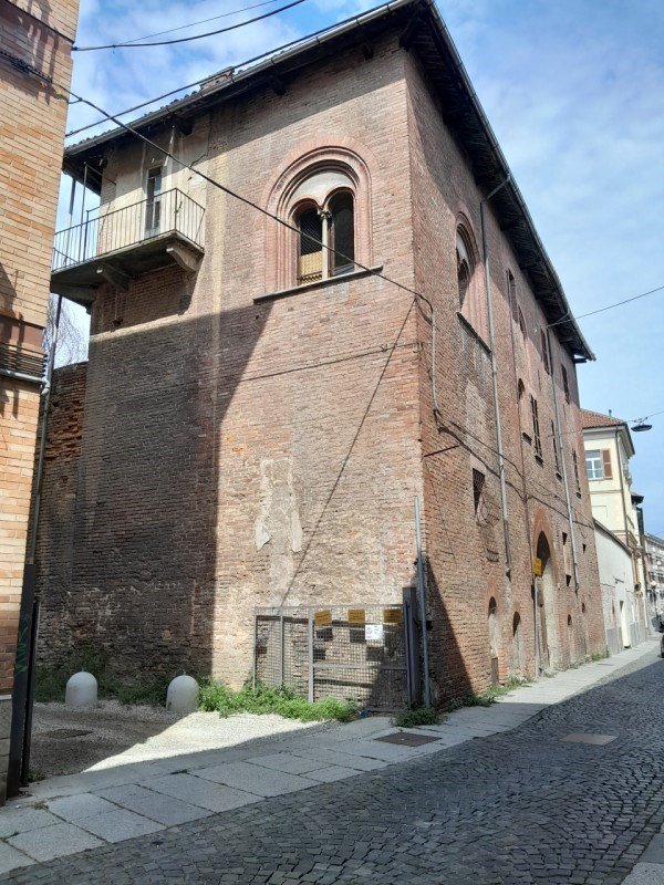 negozio in vendita ad Asti