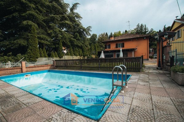 casa indipendente in vendita ad Asti in zona Valfea