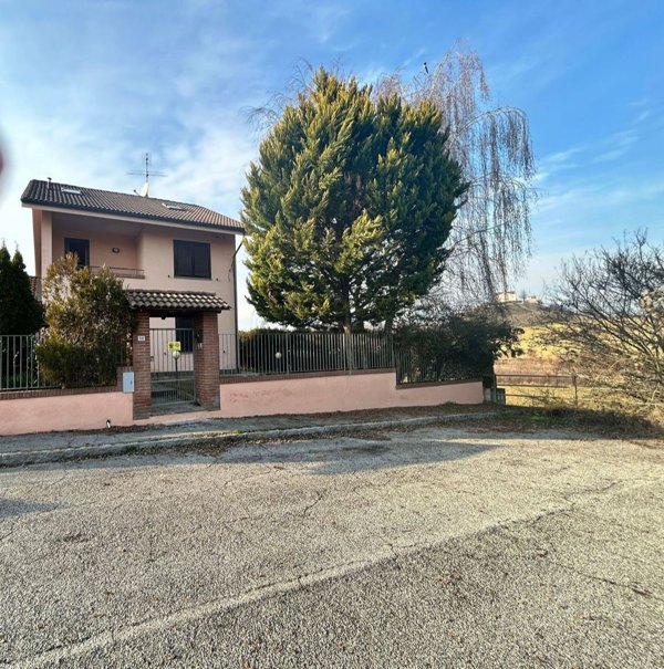 casa indipendente in vendita ad Asti