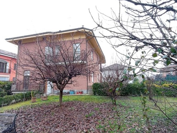 casa indipendente in vendita ad Asti in zona Centro Città