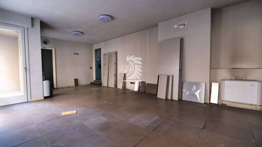 ufficio in vendita ad Asti in zona Corso Dante