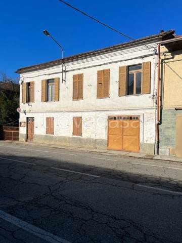 casa indipendente in vendita ad Asti in zona Castiglione