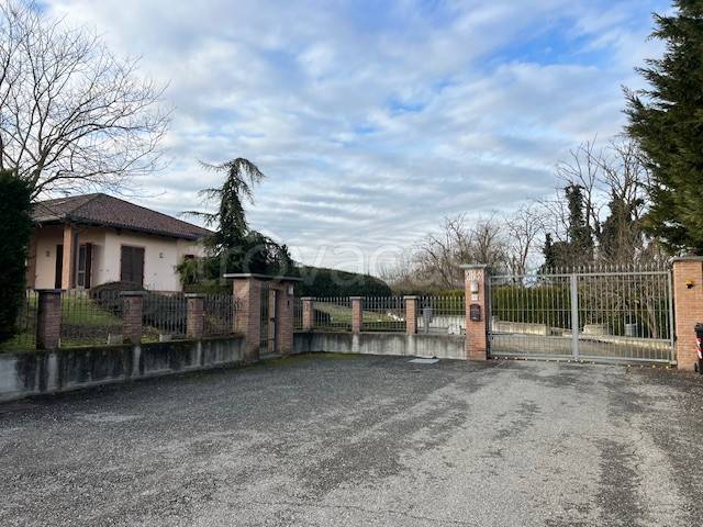 casa indipendente in vendita ad Asti in zona Valgera