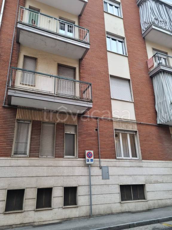 appartamento in vendita ad Asti in zona Quarto