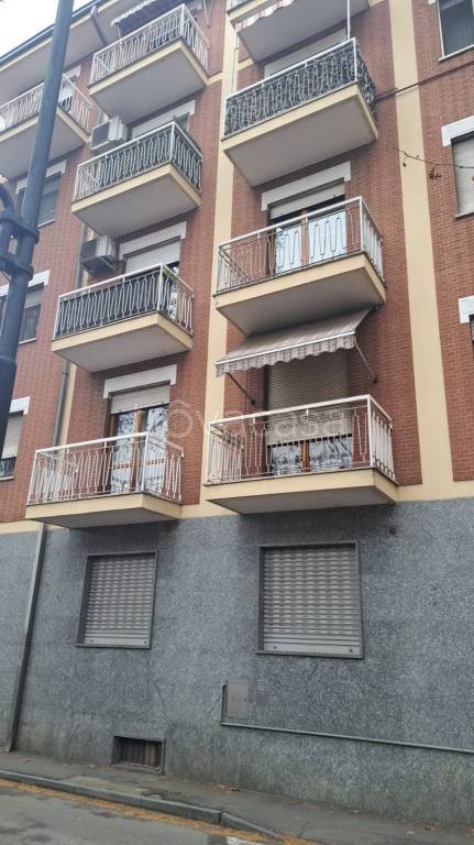 appartamento in vendita ad Asti in zona Pilone