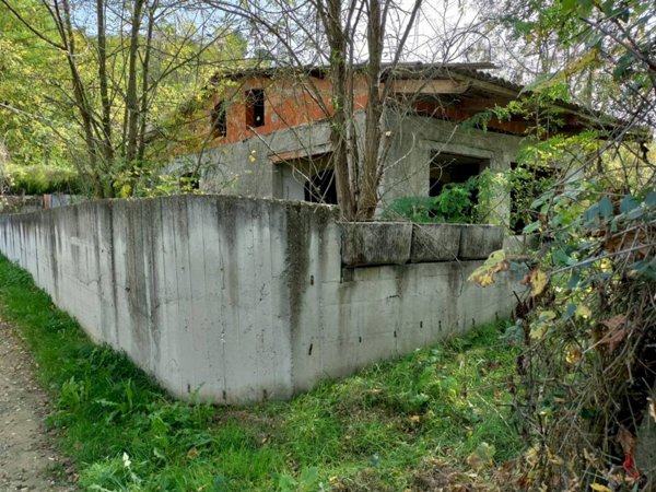 casa indipendente in vendita ad Asti in zona Madonna di Caniglie