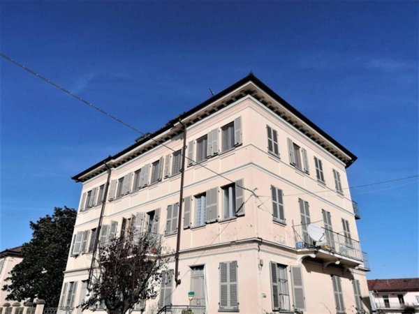 appartamento in vendita ad Asti in zona Quarto