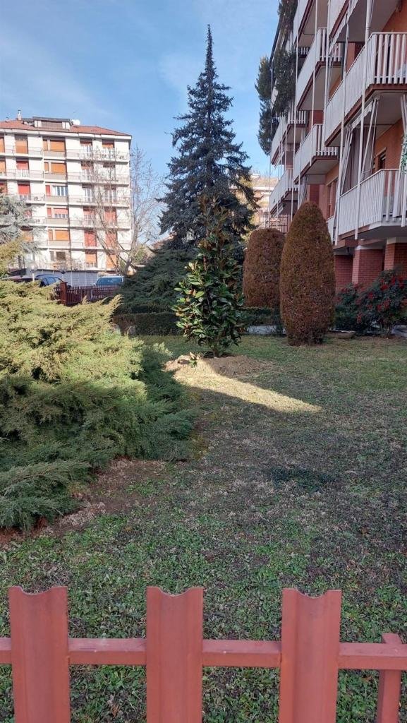 appartamento in vendita ad Asti in zona Quarto