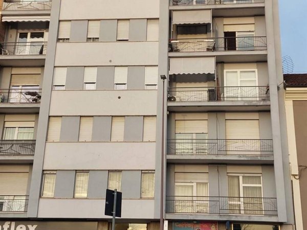 appartamento in vendita ad Asti in zona Palucco