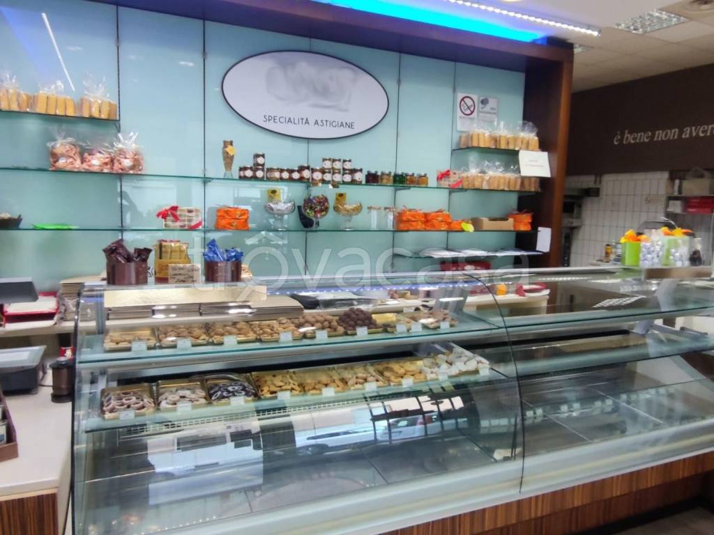 negozio in vendita ad Asti in zona Centro Città