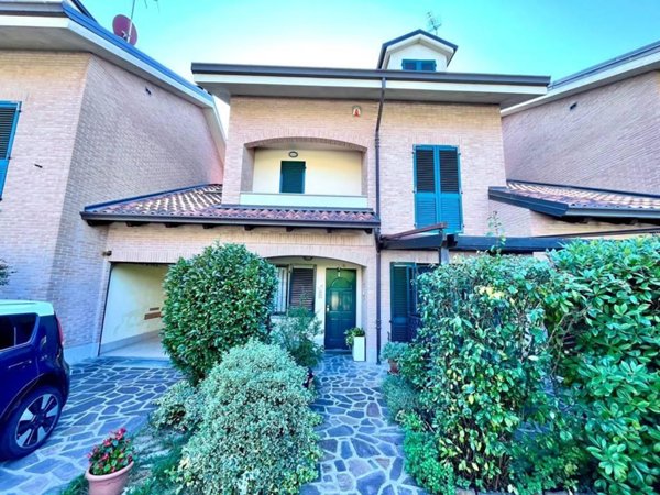 casa indipendente in vendita ad Asti in zona Valgera