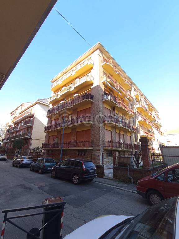 appartamento in vendita ad Asti in zona Maternita