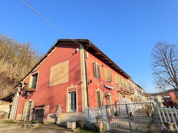 casale in vendita ad Asti in zona Serravalle