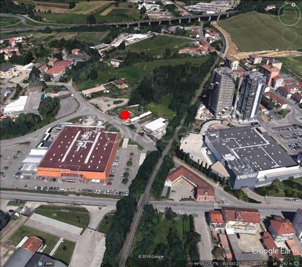 locale commerciale in vendita ad Asti