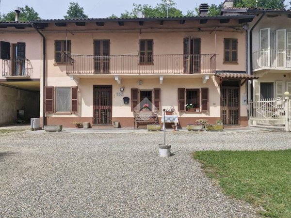 casa indipendente in vendita ad Asti in zona Sessant
