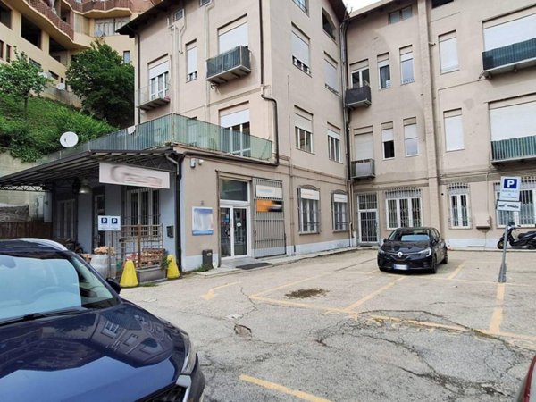 negozio in vendita ad Asti