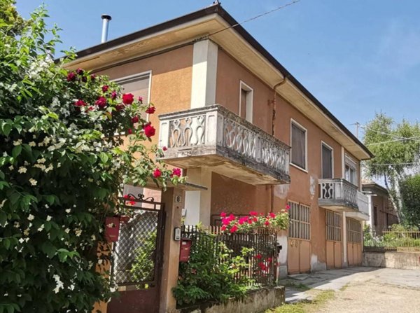 casa indipendente in vendita ad Asti