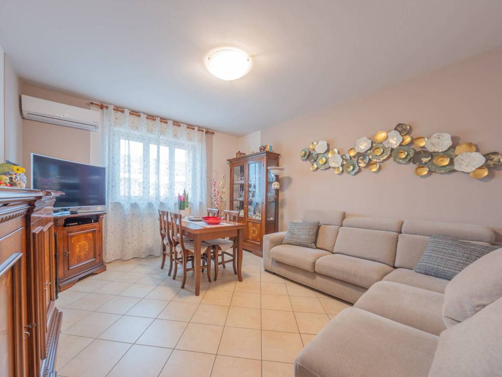 appartamento in vendita ad Asti in zona Quarto