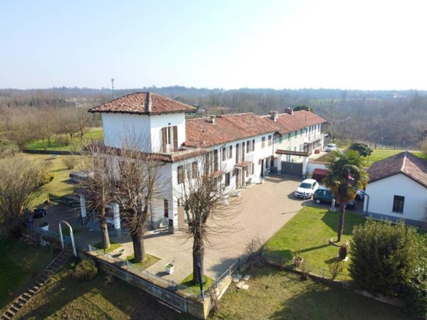 casa indipendente in vendita ad Asti in zona Torretta