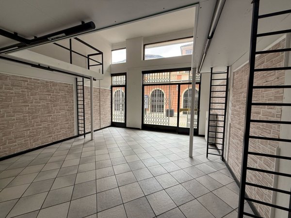 negozio in vendita ad Asti in zona Centro Città
