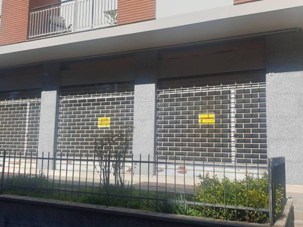 negozio in vendita ad Asti