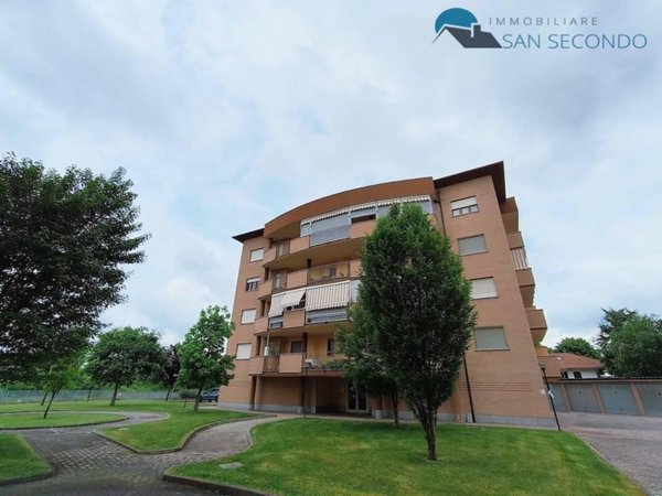 appartamento in vendita ad Asti in zona Quarto