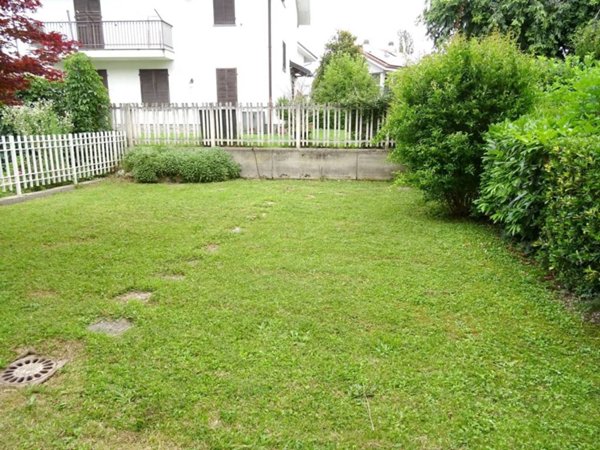 casa indipendente in vendita ad Asti in zona Trincere