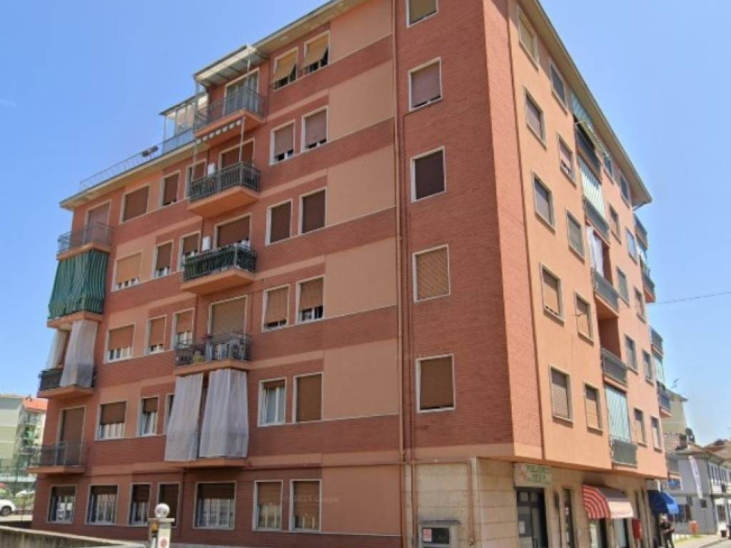 appartamento in vendita ad Asti in zona Bramairate