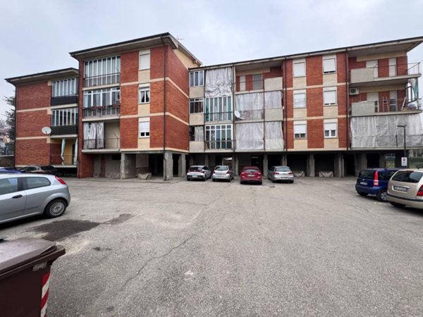 appartamento in vendita ad Asti in zona Bramairate