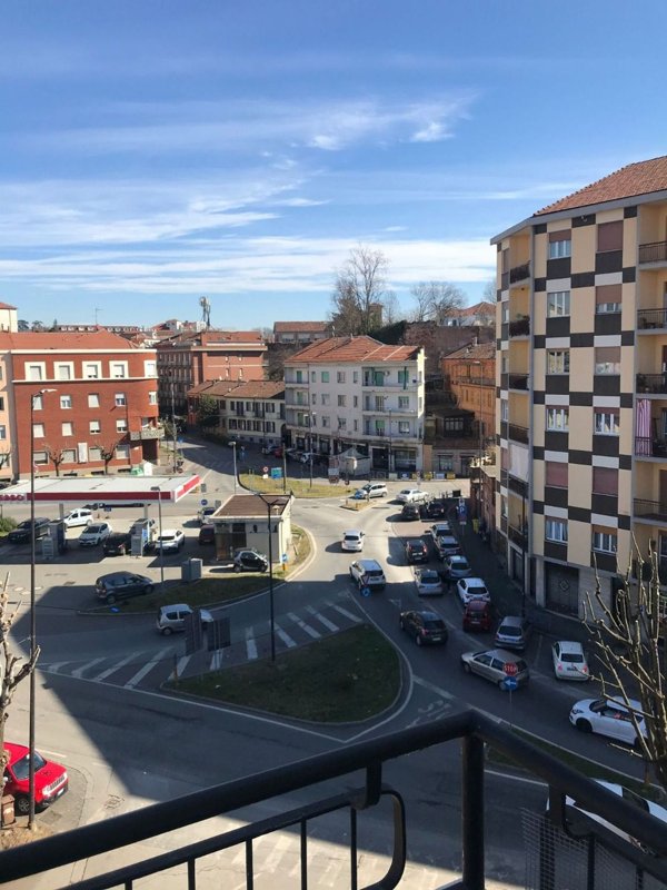 appartamento in vendita ad Asti in zona Quarto