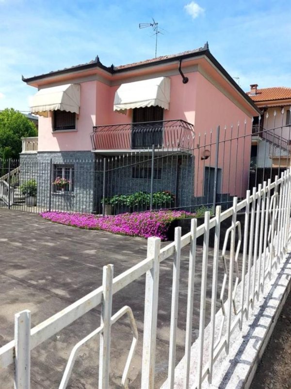 casa indipendente in vendita ad Asti