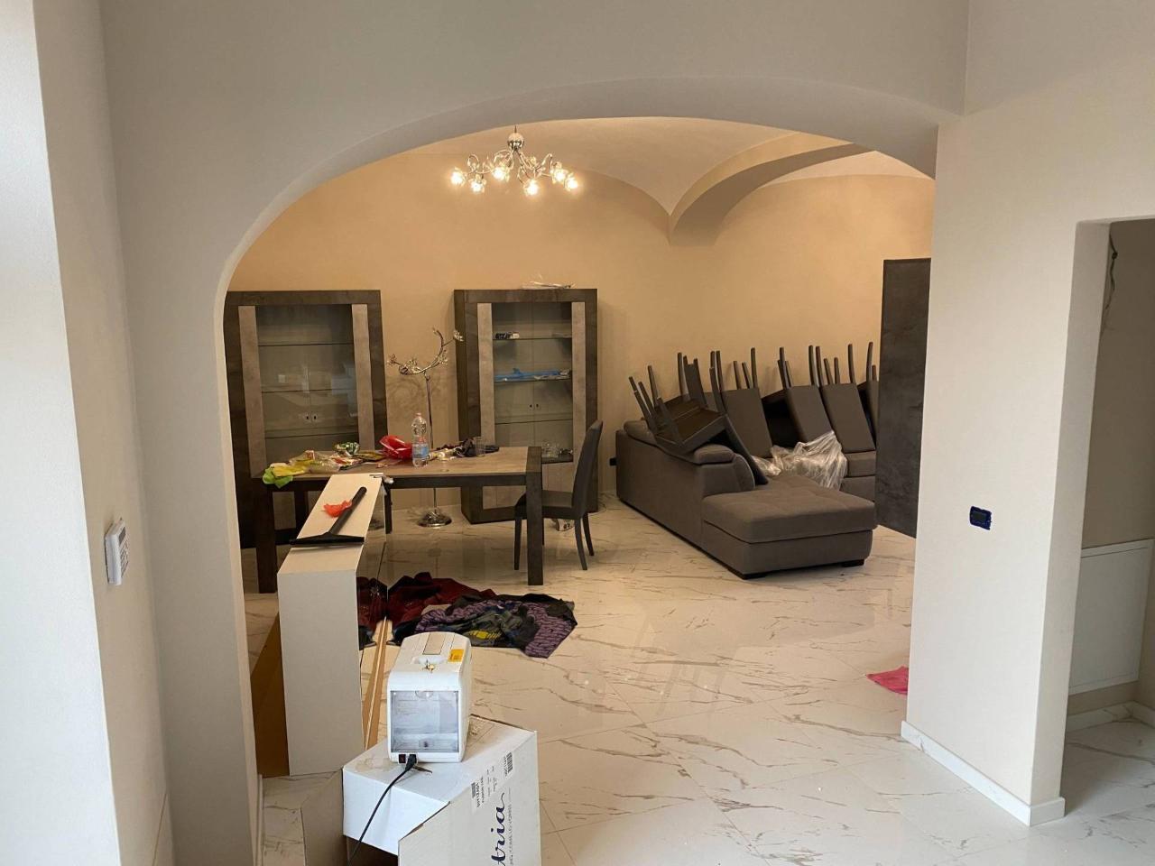 casa indipendente in vendita ad Asti in zona Serravalle