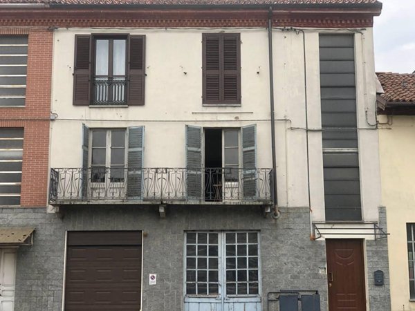 appartamento in vendita ad Asti in zona Quarto