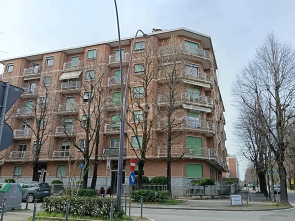 appartamento in vendita ad Asti in zona Manzoni