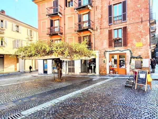 negozio in vendita ad Asti in zona Centro Città